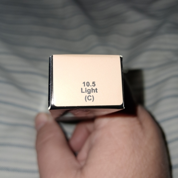 IT Cosmetics Bye Bye Under Eye Concealer - Light Beige - Picture 3 of 4